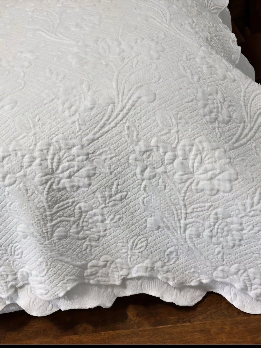 White Matelase Quilted Bedspread